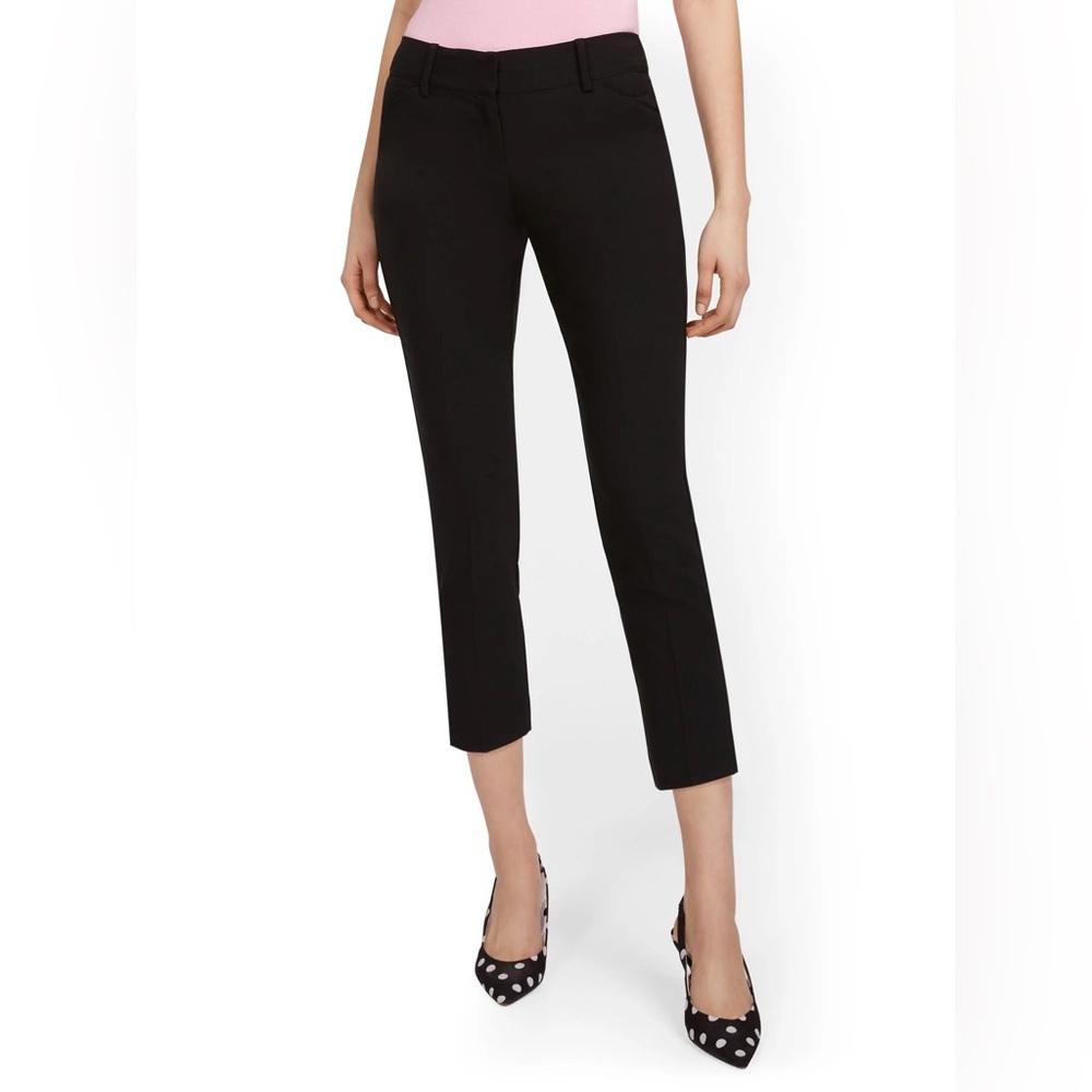 NWOT New York and Company Classic Cropped Pants